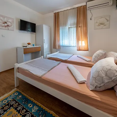 Huzur Apartment *